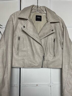 Zara Women's Light Cream Cropped Moto Leather Jacket
